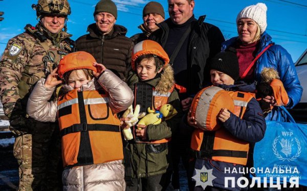 Донецька ОВА оголосила евакуацію дітей із семи населених пунктів області
Донецька ОВА оголосила евакуацію дітей із семи населених пунктів області