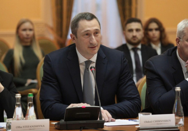 Половина мужчин готовы вернуться в Украину, если решится вопрос с бронированием — Чернышев
Половина мужчин готовы вернуться в Украину, если решится вопрос с бронированием — Чернышев