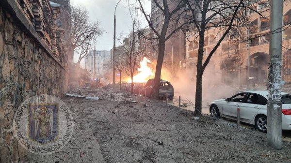 Росіяни запустили по Києву 8 ракет, попередньо це - "Кинджали" та "Іскандери", - КМВА
Росіяни запустили по Києву 8 ракет, попередньо це - "Кинджали" та "Іскандери", - КМВА