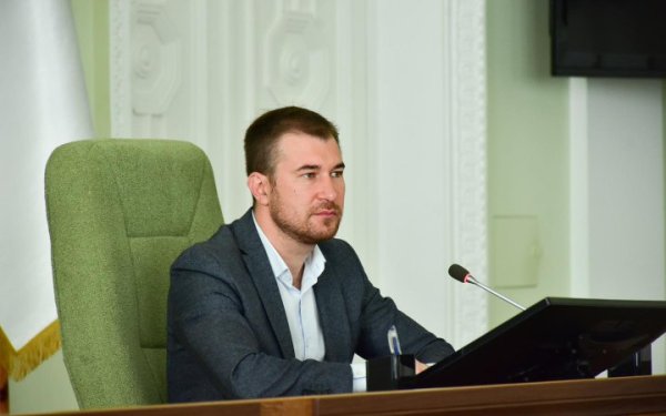 В. о. мера Чернігова Ломако заявив, що йде з посади через тиск
В. о. мера Чернігова Ломако заявив, що йде з посади через тиск