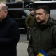 Зеленський показав Шольцу «розумні» безпілотні системи, які виробляють в Україні Зеленський показав Шольцу «розумні» безпілотні системи, які виробляють в Україні