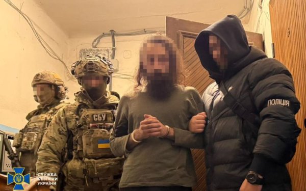 Теракт біля ТЦК у Дніпрі: правоохоронці затримали підозрюваного у підриві вибухівки
Теракт біля ТЦК у Дніпрі: правоохоронці затримали підозрюваного у підриві вибухівки