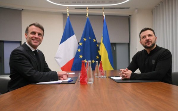 Зеленський обговорив з Макроном посилення української ППО
Зеленський обговорив з Макроном посилення української ППО