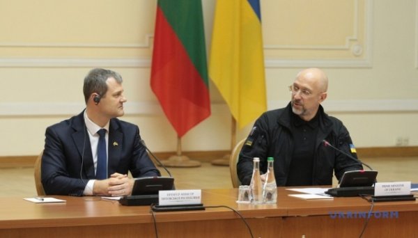 Литва оголосила про готовність інвестувати у виробництво ракети-дрона «Паляниця» Литва оголосила про готовність інвестувати у виробництво ракети-дрона «Паляниця»