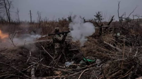 На фронте более 200 боев, враг особенно давит на трех направлениях – Генштаб На фронте более 200 боев, враг особенно давит на трех направлениях – Генштаб