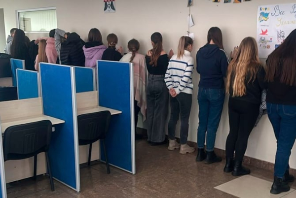 БЭБ разоблачило сеть колл-центров, которые обманули украинцев более чем на 100 миллионов (фото)
БЭБ разоблачило сеть колл-центров, которые обманули украинцев более чем на 100 миллионов (фото)
