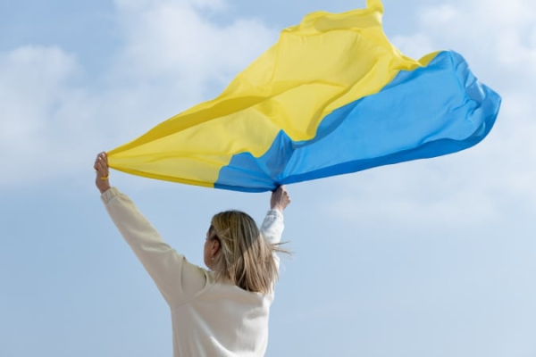 МИД упростил получение консульских услуг для украинцев за границей
МИД упростил получение консульских услуг для украинцев за границей