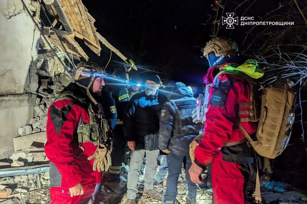 Росіяни влучили в житловий будинок у Кривому Розі (оновлено)
Росіяни влучили в житловий будинок у Кривому Розі (оновлено)