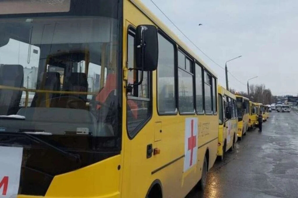 Обов’язкова евакуація під загрозою зриву: у селі на Запоріжжі люди відмовляються лишати домівки Евакуація
