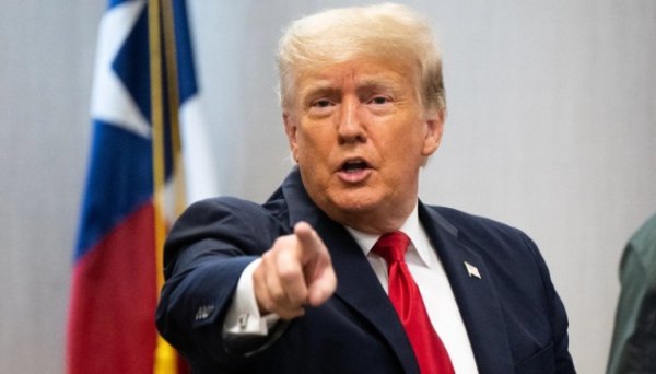 Трамп - міжнародному бізнесу: Виробляйте в Америці або платіть високі мита Трамп - міжнародному бізнесу: Виробляйте в Америці або платіть високі мита
