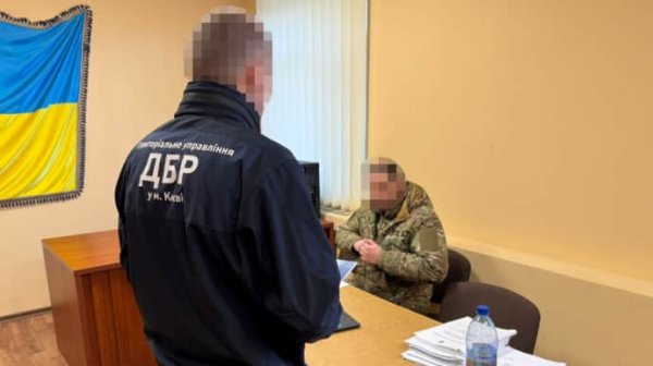 Почти 6 млн боевых насчитали солдатам в тылу: командир части получил подозрение Почти 6 млн боевых насчитали солдатам в тылу: командир части получил подозрение