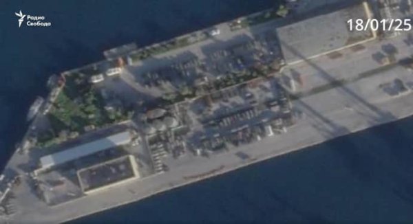 СМИ: спутник показал вывоз из сирийского порта Тартус военной техники РФ