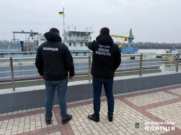 На Одесчине разоблачили пенсионерок, продававших уклонистам фальшивые удостоверения моряков &ndash; полиция