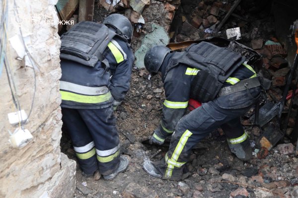 У Запоріжжі з-під завалів дістали тіло загиблого (оновлено)
У Запоріжжі з-під завалів дістали тіло загиблого (оновлено)