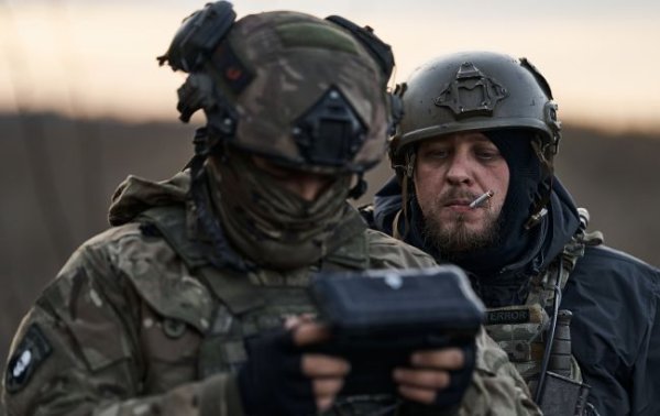 Силы обороны показали кадры взятия в плен военных КНДР в Курской области
Силы обороны показали кадры взятия в плен военных КНДР в Курской области