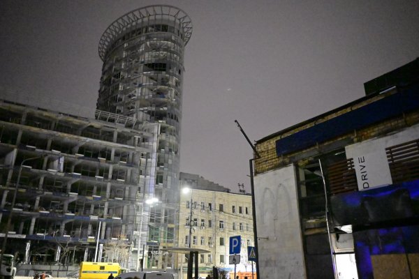 У Києві завершили аварійно-рятувальні роботи після ракетного удару - ФОТОРЕПОРТАЖ
                                