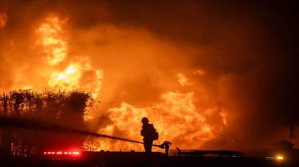 Количество погибших из-за лесных пожаров в США возросло до 24 Количество погибших из-за лесных пожаров в США возросло до 24