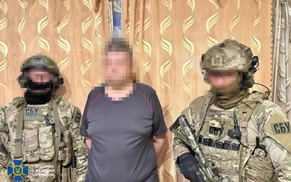 Тюремні строки отримали російський агент-банкір та "спічрайтер" воєнкора РФ
Тюремні строки отримали російський агент-банкір та "спічрайтер" воєнкора РФ