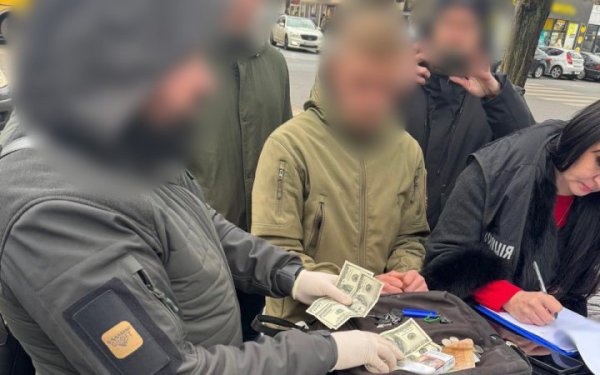 На Одещині 24-річний ТЦКашнік брав 1000 доларів за фіктивну повістку
На Одещині 24-річний ТЦКашнік брав 1000 доларів за фіктивну повістку