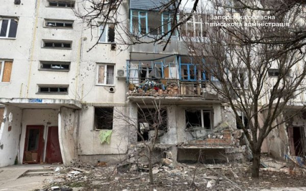 Росіяни 11 разів вдарили КАБами по Степногірську на Запоріжжі, загинув чоловік
Росіяни 11 разів вдарили КАБами по Степногірську на Запоріжжі, загинув чоловік