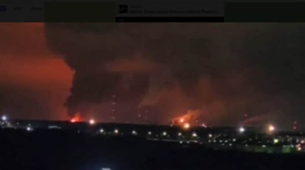 Соцсети показали, как горит НПЗ в российской Рязани после атаки дронов Соцсети показали, как горит НПЗ в российской Рязани после атаки дронов