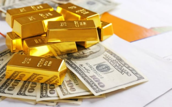 Золото растет вместе с долларом
Золото растет вместе с долларом