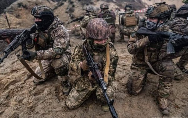 Генштаб: на Покровському напрямку росіяни здійснили 17 штурмів
Генштаб: на Покровському напрямку росіяни здійснили 17 штурмів