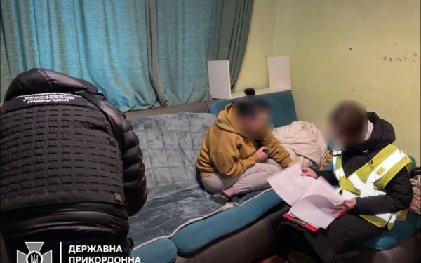 Засновницю благодійної організації підозрюють у переправленні чоловіків за кордон
Засновницю благодійної організації підозрюють у переправленні чоловіків за кордон