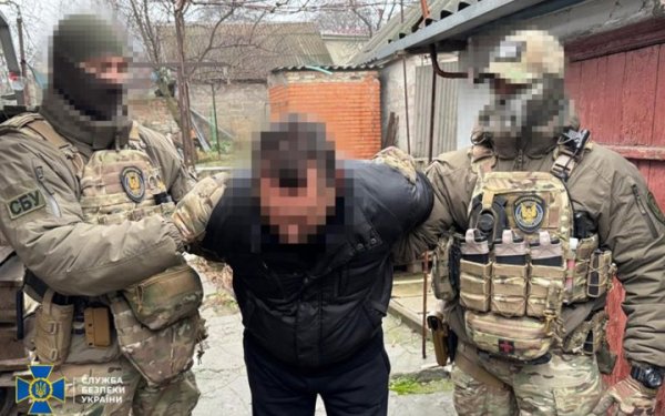 У Дніпрі агент Росії "втемну" використовував співмешканку для коригування ворожих ударів
У Дніпрі агент Росії "втемну" використовував співмешканку для коригування ворожих ударів