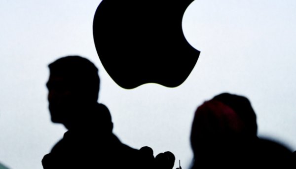 Aкції Apple рекордно впали за останні 17 років - Bloomberg Aкції Apple рекордно впали за останні 17 років - Bloomberg