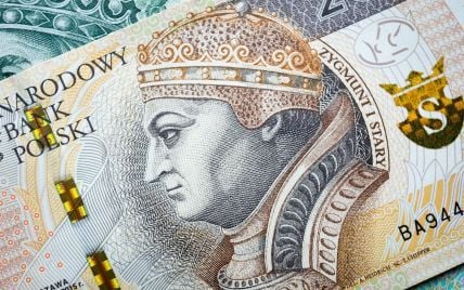 Минимальная зарплата в Польше превысила украинскую в шесть раз: какая сумма
Минимальная зарплата в Польше превысила украинскую в шесть раз: какая сумма