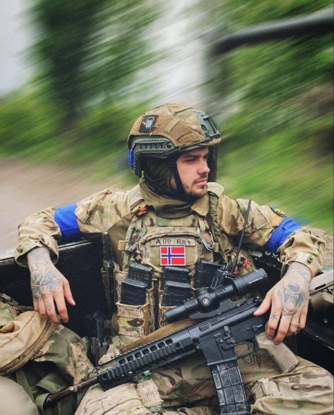 "Здесь нет НАТО, я – каменщик из Дании". Почему иностранцы воюют за Украину и что говорят о россиянах
"Здесь нет НАТО, я – каменщик из Дании". Почему иностранцы воюют за Украину и что говорят о россиянах