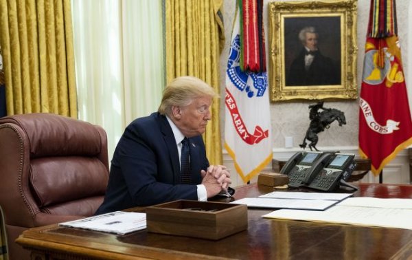 Трамп объявит чрезвычайное положение в энергетике, - Bloomberg
Трамп объявит чрезвычайное положение в энергетике, - Bloomberg