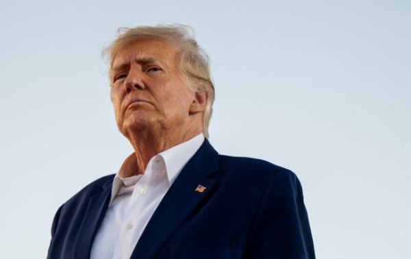 Трамп может первым прилететь в Украину на самолете, - Зеленский
Трамп может первым прилететь в Украину на самолете, - Зеленский