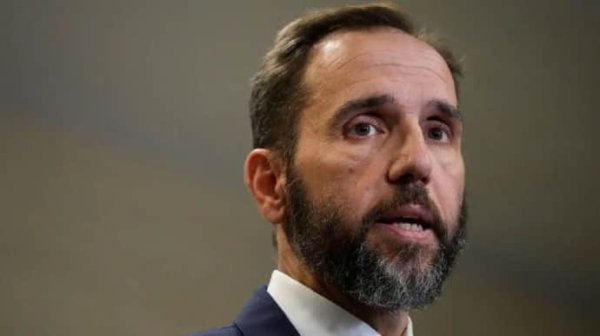 Спецпрокурор по делам Трампа подал в отставку Спецпрокурор по делам Трампа подал в отставку
