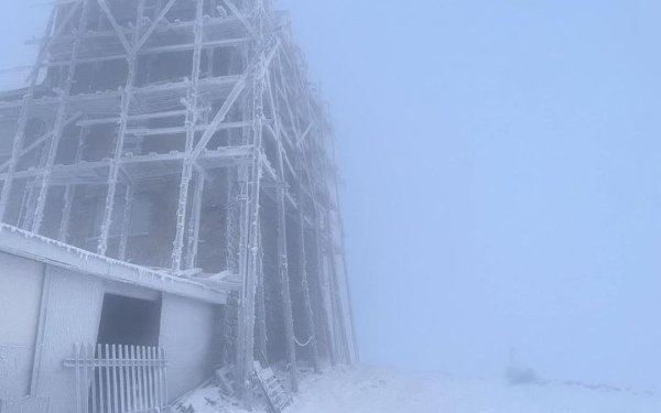 Рятувальники наполегливо закликають не ходити у гори через шторм
Рятувальники наполегливо закликають не ходити у гори через шторм