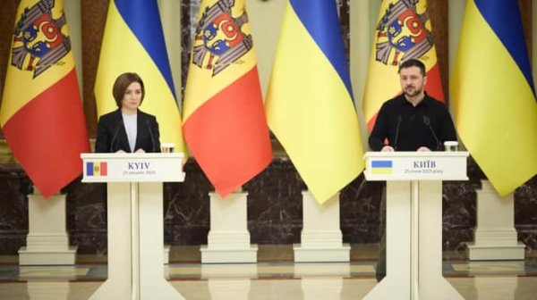Зеленский: Военная помощь Украине со стороны США не остановлена Зеленский: Военная помощь Украине со стороны США не остановлена
