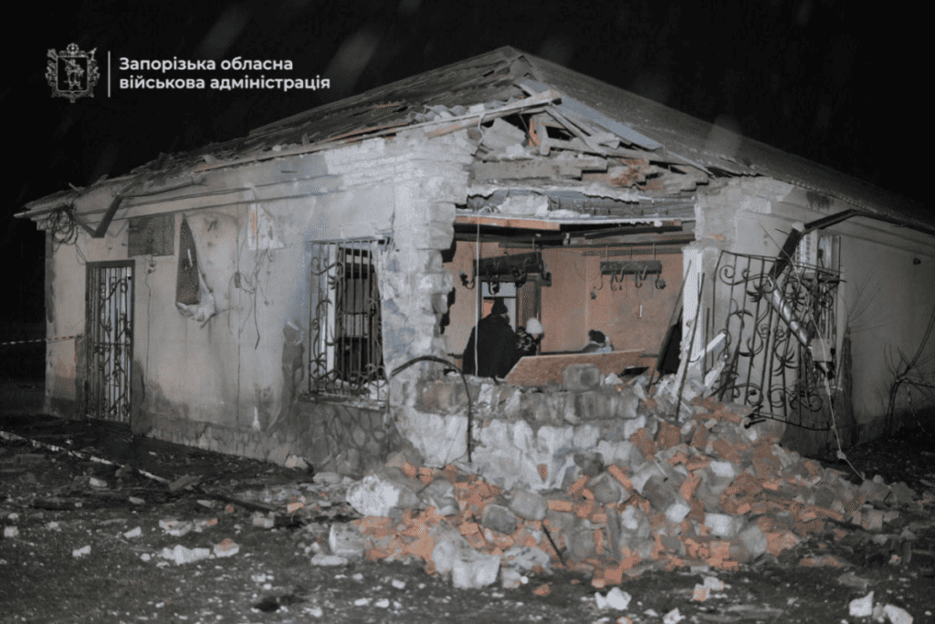 РФ масово атакувала Запоріжжя безпілотниками: відомо про постраждалих та руйнування