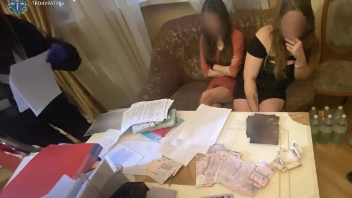 У Запоріжжі розібрали бордель, який працював як "масажний салон"(фото)