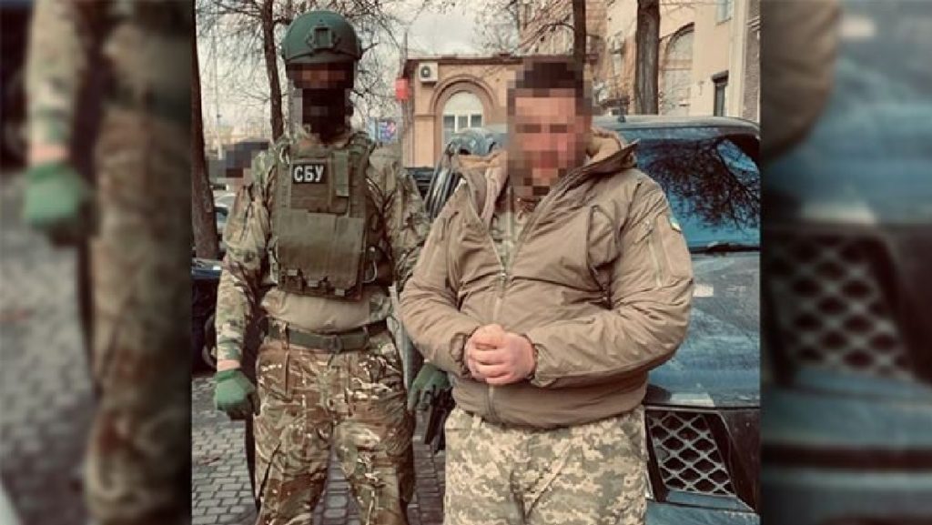 Торгував білими квитками: у Запоріжжі затримали голову військової служби правопорядку Торгував білими квитками: у Запоріжжі затримали голову військової служби правопорядку