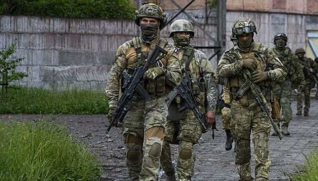 Загарбники примушують мешканців Бердянська здавати кров для російських військових