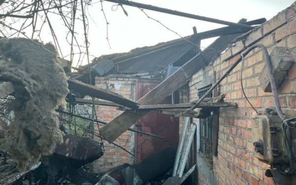 РФ атакувала Дніпропетровщину дронами, артилерією та із РСЗВ, поранений чоловік
РФ атакувала Дніпропетровщину дронами, артилерією та із РСЗВ, поранений чоловік