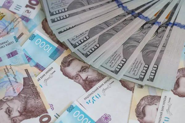 Официальный курс: Нацбанк повысил курс гривны на 1 копейку
Официальный курс: Нацбанк повысил курс гривны на 1 копейку