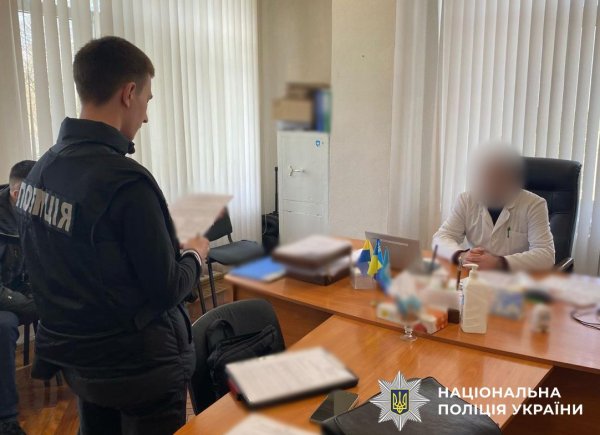 На Одещині викрили ще три "ухилянтські" схеми, серед затриманих – очільники медцентру психічного здоров’я
На Одещині викрили ще три "ухилянтські" схеми, серед затриманих – очільники медцентру психічного здоров’я