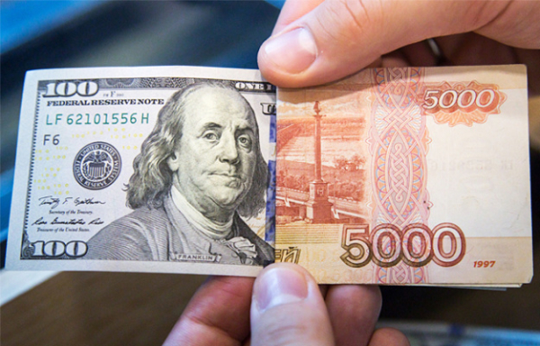 С начала года рубль подорожал более чем на 40% в паре с долларом
С начала года рубль подорожал более чем на 40% в паре с долларом