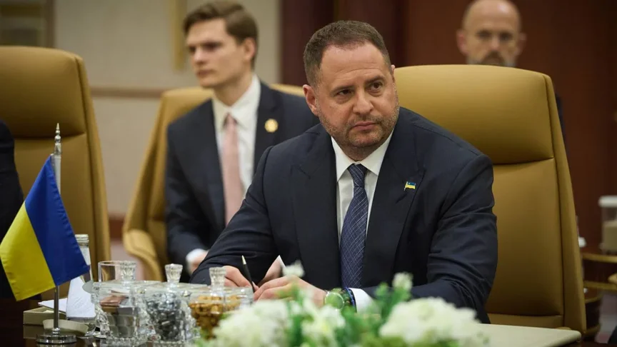 Єрмак, Умєров і Сибіга в Лондоні: обговорення миру з США та ЄС Єрмак, Умєров і Сибіга в Лондоні: обговорення миру з США та ЄС