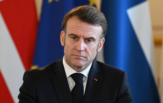Зеленський не піде на перемир’я під обстрілами — Макрон Макрон заявив, що Зеленський не може погодитися на перемир’я під час ракетних ударів по Києву. Франція підтримує суверенітет України.