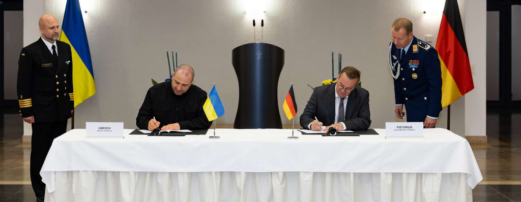 У Берліні підписано угоду про фінансування української дальньобійної зброї