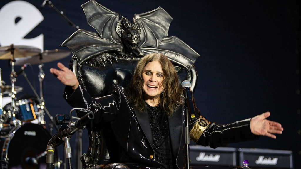 Оззі Осборн пішов із життя: останній виступ із Black Sabbath став прощальним Помер Оззі Осборн: легенда рок-музики пішов із життя