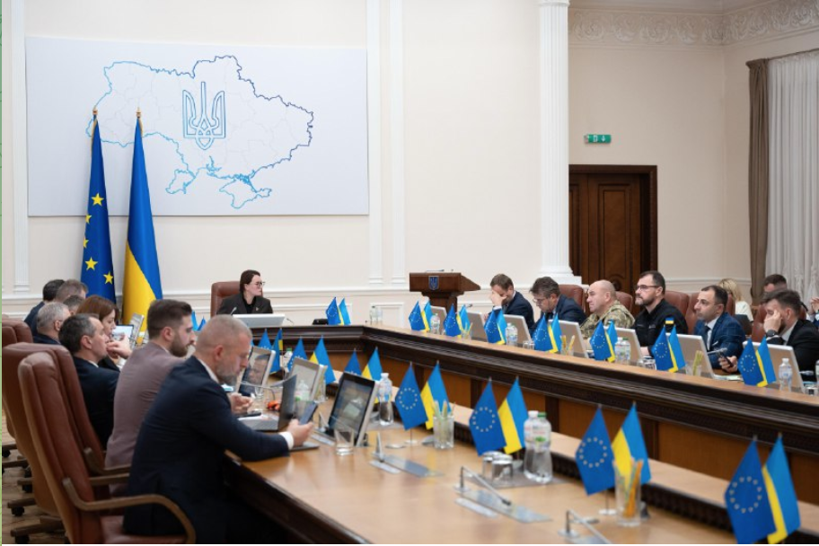 Офіційно! Чоловіки віком від 18 до 22 років зможуть виїжджати без обмежень Зміни в правилах перетину кордону чоловікам від 18 до 22 років
